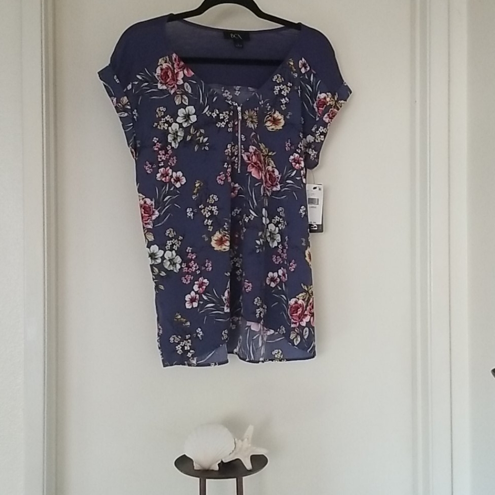 NEW BCX Cute blue floral top new with tags!